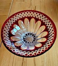 Dunkelrote Überfangglasschale