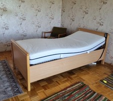 Senioren-Komfortbett  mit elektrischen Bettenrost - Neuwertig