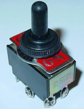 Kippschalter mit Schutzkappe