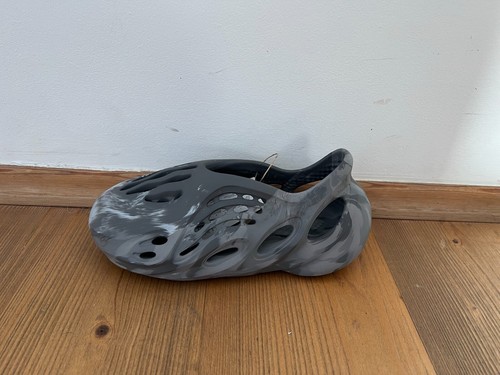 Adidas yeezy yzy - adidas, foam