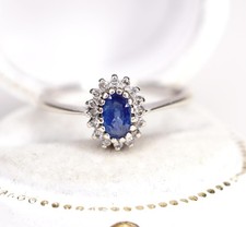 Schöner englischer Ring mit