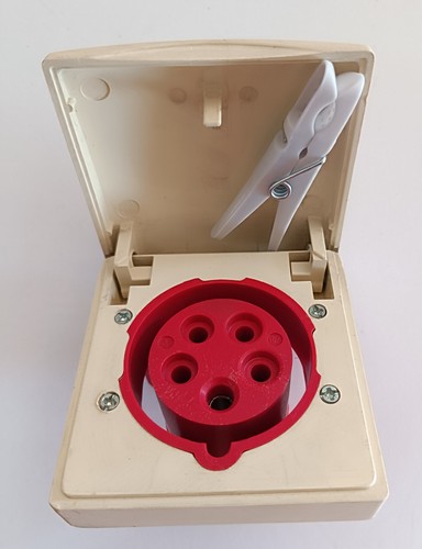 Wandsteckdose von berker - wandsteckdose,