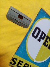 NEU + ORIGINAL Opel Kadett C Caravan Kombi Scharnier Tankklappe 