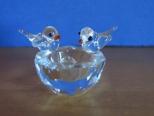 Figur Vogeltränke m. 2 Vögel ca. 2,7 cm Glas geschliffenes Glas schwarze Augen