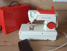 Singer Kindernähmaschine mit Fußpedal Koffer Nähmaschine funktionsfähig