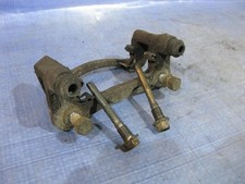 Frontera B: Bremssattelhalter