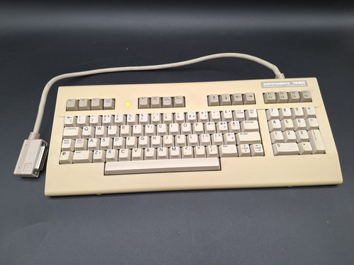 Commodore 128d tastatur - commodore,