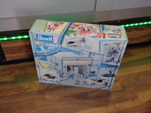 Revell junior kit 00850 - revell,