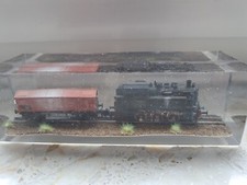 BR 80 Spur N in Epoxidharz eingegossen
