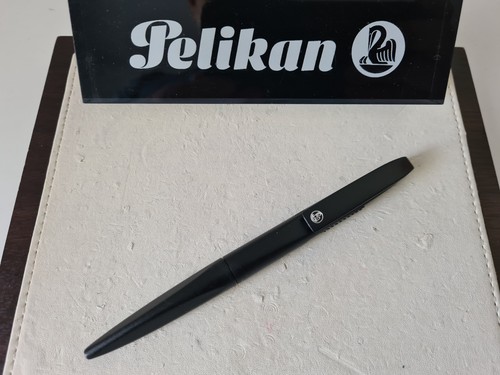 Pelikan luigi colani - pelikan,