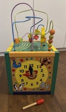 Motorikwürfel aus Holz mit Uhr, Tafel, Xylophon uvm.
