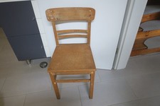 alter Stuhl  - Holz -
