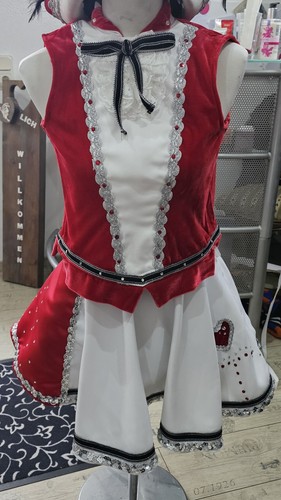 MARIECHENUNIFORM