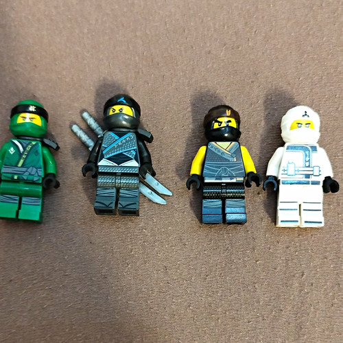 Lego ninjago lloyd cole - ninjago, zane