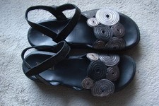 DAMEN SANDALEN VON THINK! - GR.38 - SCHWARZ MIT KREISMUSTER