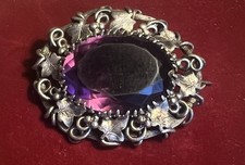 Antike Silberbrosche mit großem Amethyst – Seltenes Unikat aus vergangener Zeit