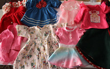 Puppenkleider der 50er Jahre Konvolut 10-teiliges Set Kleidung Puppen Sammlung