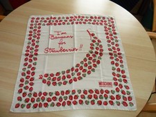 Seidentuch von Moschino 65 x 68 cm Reihe Cheap and Chic mit Erdbeeren