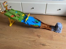 Hot Wheels HJG32 - Monster Trucks Rennstrecke Spielset