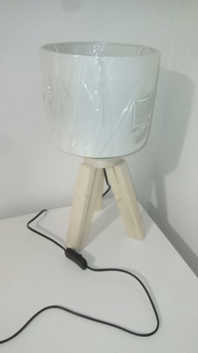 Trigoes tripod massivholzlampe - trigoes,