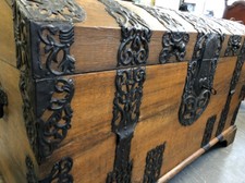 Barock Truhe um 1750 Eiche Eisenbeschläge 152 x 90 x 68