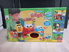 FISHER-PRICE Sesamstrasse SESAME STREET Giggle & Go Garage WITH BOX - RARE!