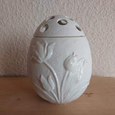 Villeroy & Boch weisse Porzellan Vase in Ei Form Tulpenmotiv