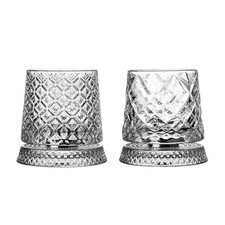 Schaukelnde Whiskygläser