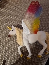 Schleich bayala 70576 Geflügeltes Regenbogen-Einhorn