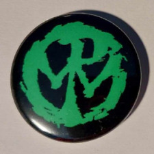 1x Pennywise Button Punk