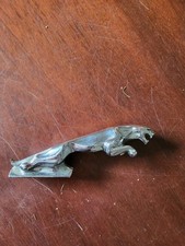 Auto Jaguar-Figur Silberfarben