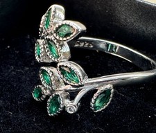 925 Sterling Silber verstellbarer Blatt Ring mit grünen CZ Steinen - eleganter Schmuck