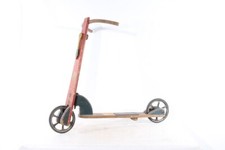 alter Roller Spielzeug Kinderroller Tretroller Holz mit Metallrädern Gummi