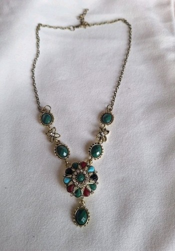 Elegantes collier mit bunten - elegantes,