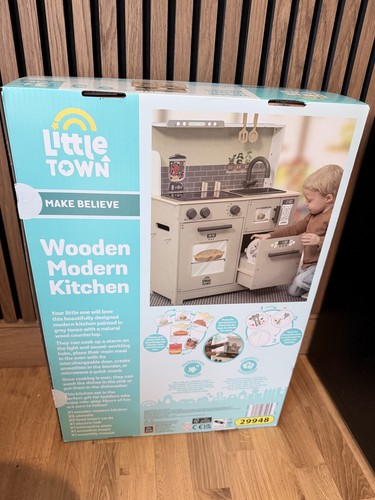 Aldi little town - aldi,