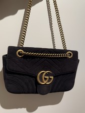 Orig. Gucci Marmont Tasche aus Samt und Leder in Schwarz Gold GG Handtasche 