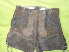 Kurze alte Trachtenlederhose