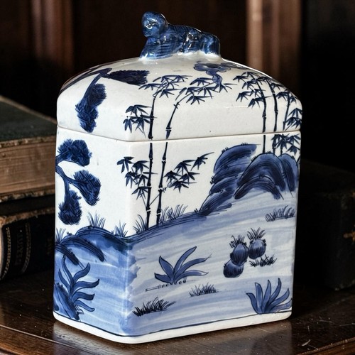 Chinesischer topf mit - topf,