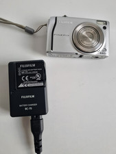 FUJIFILM FINEPIX F47 fd Digitalkamera, Super CCD, 9.0 Mega, sehr guter Zustand.