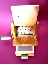 Lariana Käsereibe Gehäuse Holz