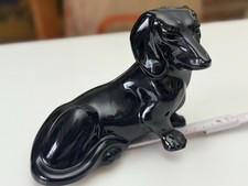 Schwarzer Porzellan Dackel Figur ca. 13 cm H, glänzend glasiert Vintage Dackel