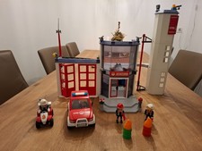 Playmobil Feuerwehrstation mit Fahrzeugen
