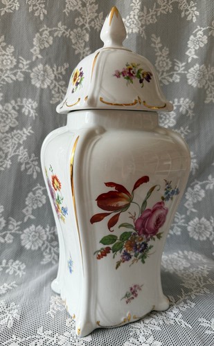 Große porzellan deckelvase - große,