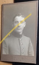 Soldat in Uniform - Portrait /