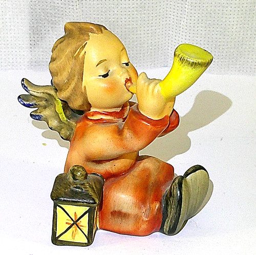 Hummelfigur engel mit horn - mit,