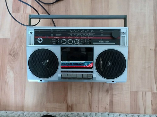 Altes toshiba radio mit - altes,