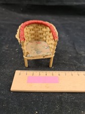 Sessel Polsterstuhl Rattan Korb Wohnzimmer Puppenhaus Puppenstube antik alt