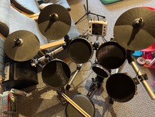 Schlagzeug + E-Drum-Set