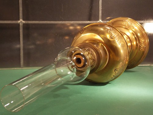 Antike petroleum lampe leuchte - petroleum,