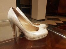 high heels silber getragen 40